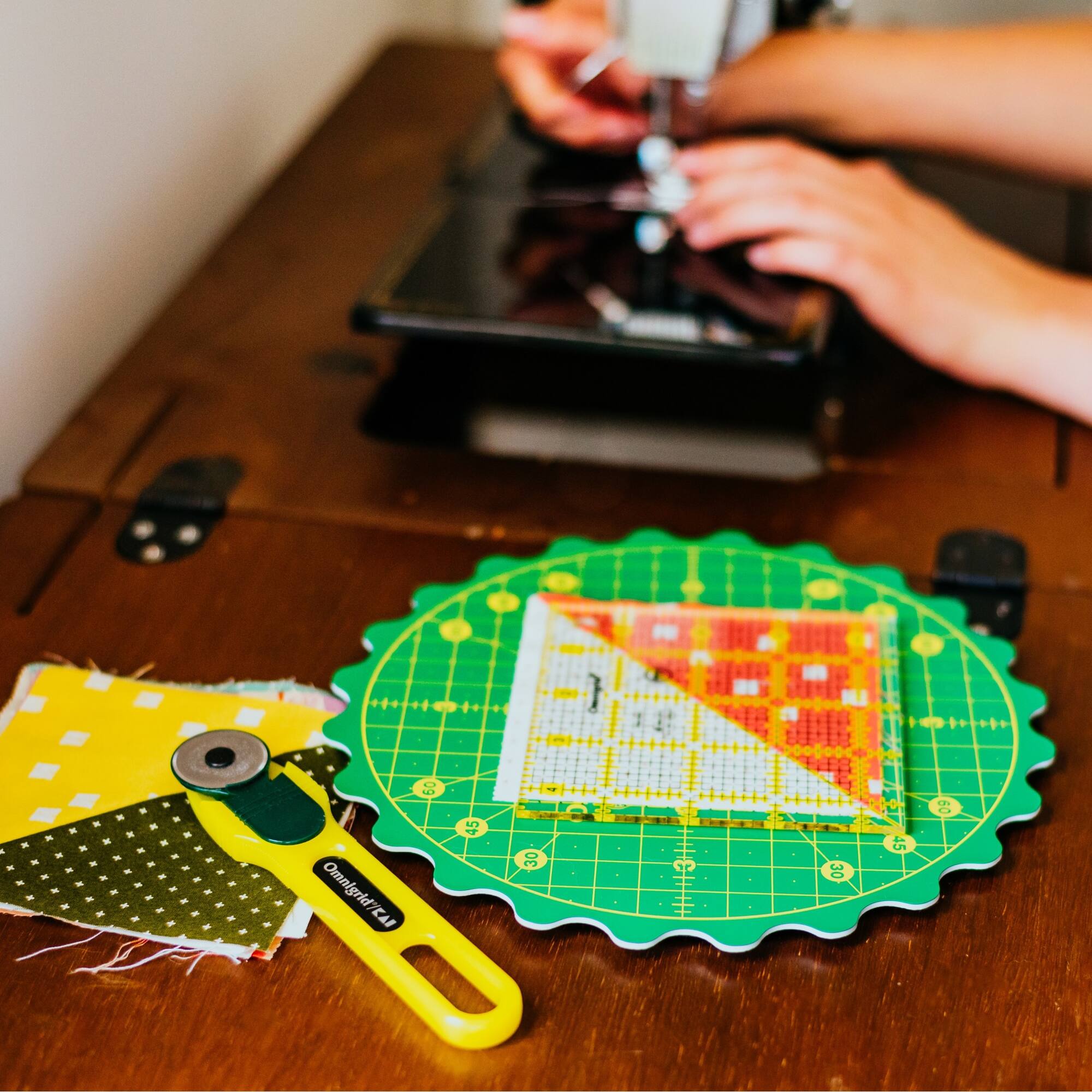 Omnigrid® 360 8" Rotating Cutting Mat